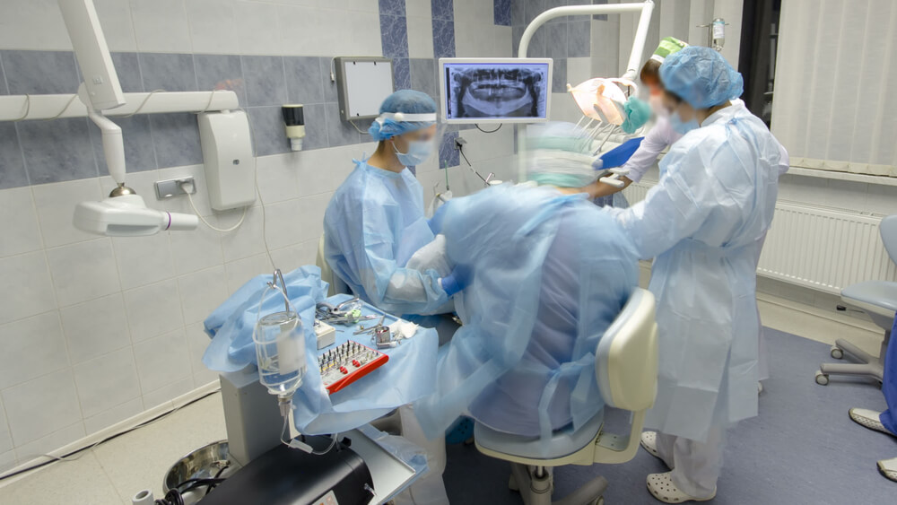 Asysta implantologiczna – szkolenie jest niezbędne