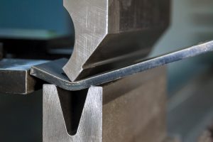 Bezpieczeństwo przy obróbce metali – jak je zwiększyć?