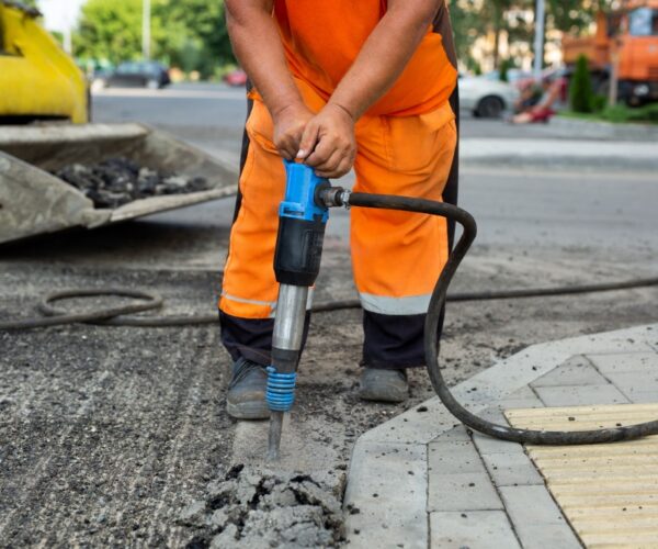 Nauszniki czy wkładki przeciwhałasowe – co, kiedy i dlaczego będzie lepsze?